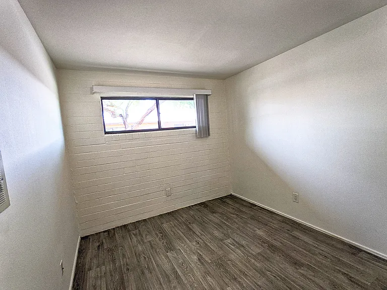 3870 N Park Ave #D — Photo 16