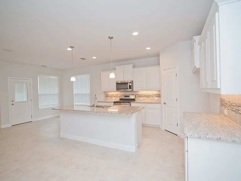 1021 Gillespie Dr — Photo 14
