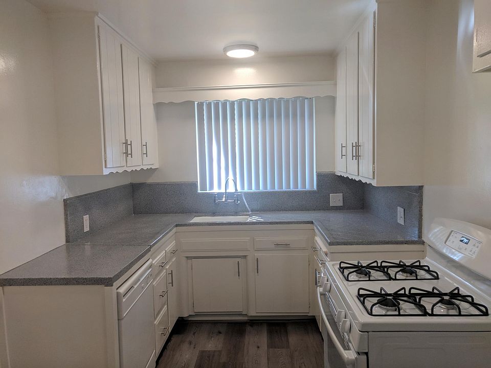 1st image of 4525 Murietta Ave APT 33