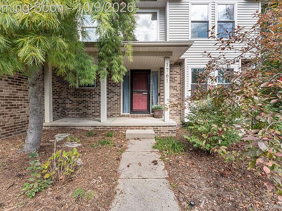 4th image of 1761 Spruce Dr