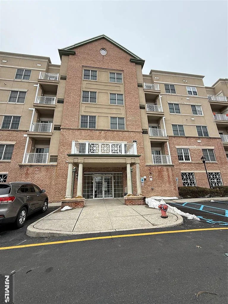 1203 Windsor Park Ct photo 1