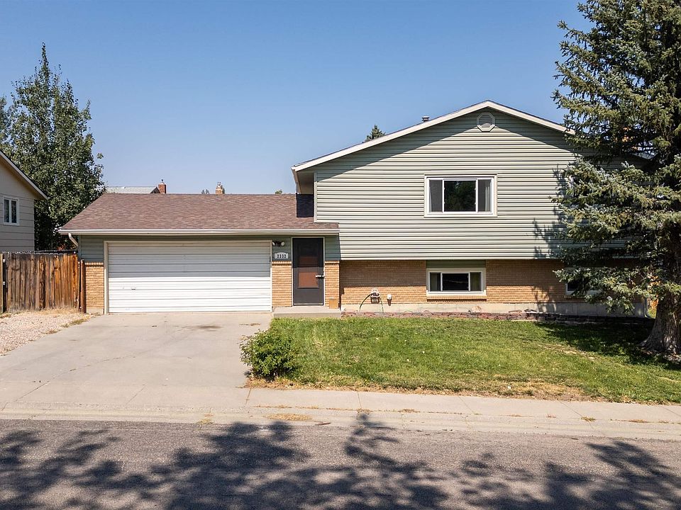 1st image of 2332 Breck Ave