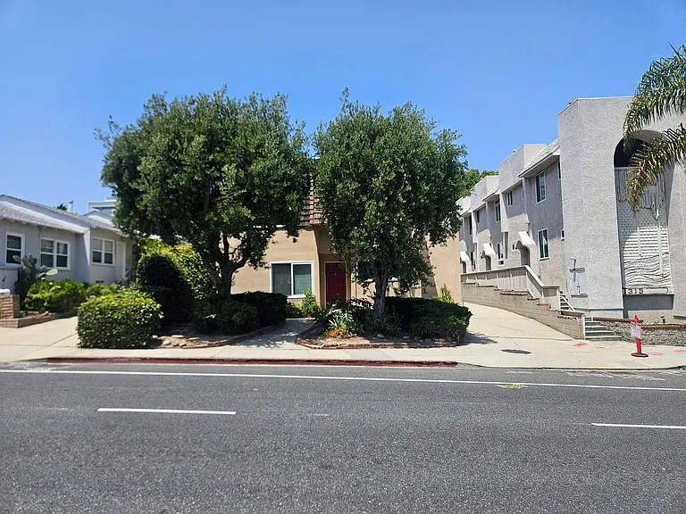 1311 Manhattan Beach Blvd #3 — Photo 2