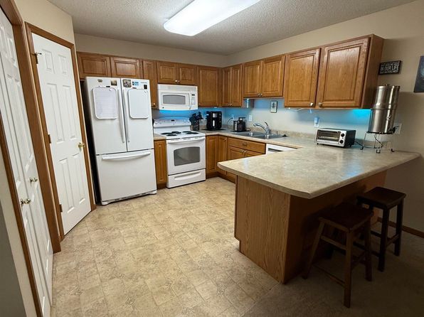 3205 S 16th Ave UNIT 203, Eldridge, IA 52748