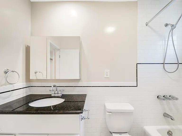 605 N Los Robles Ave #4 — Photo 7