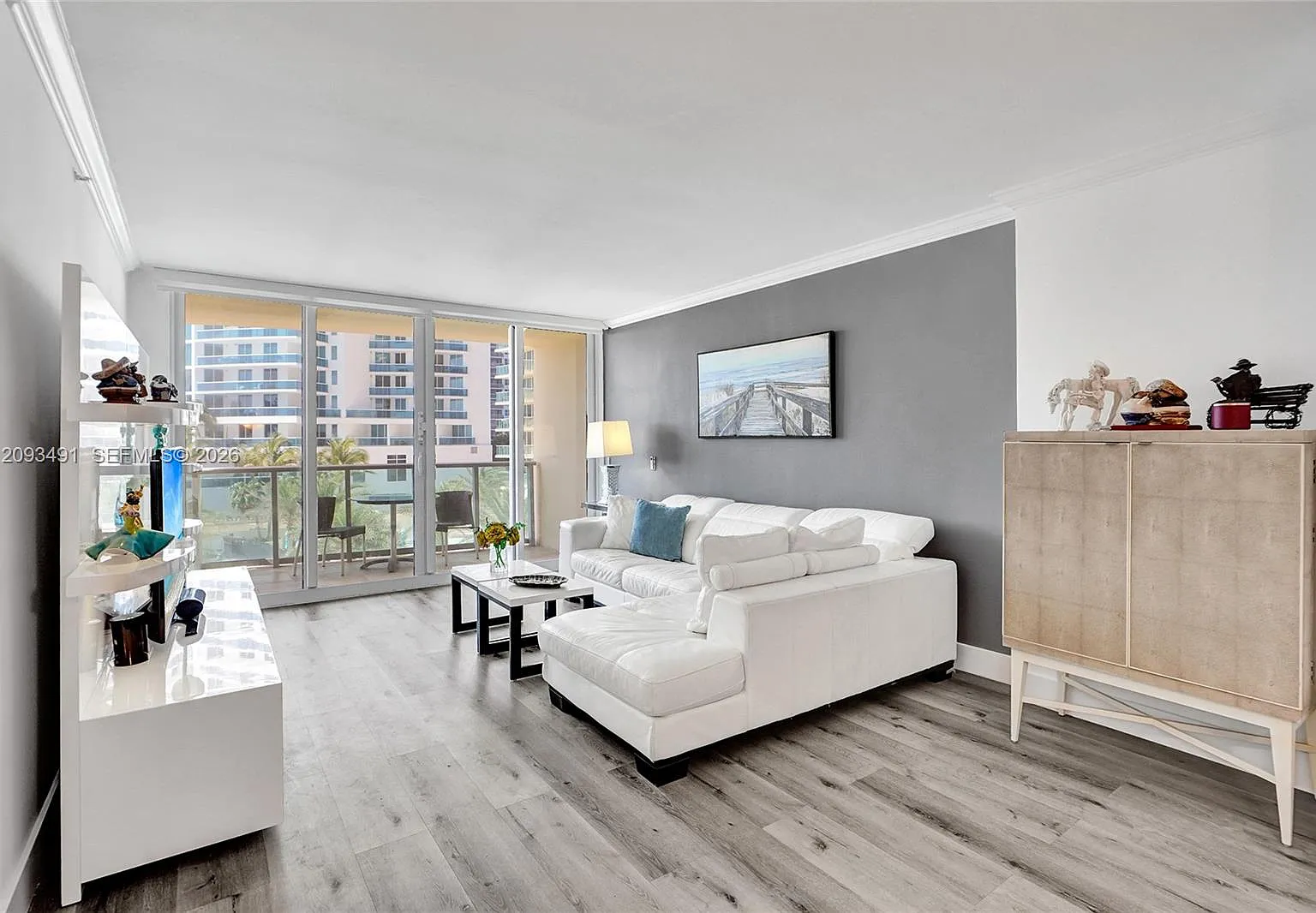Wave Condo — Photo 4