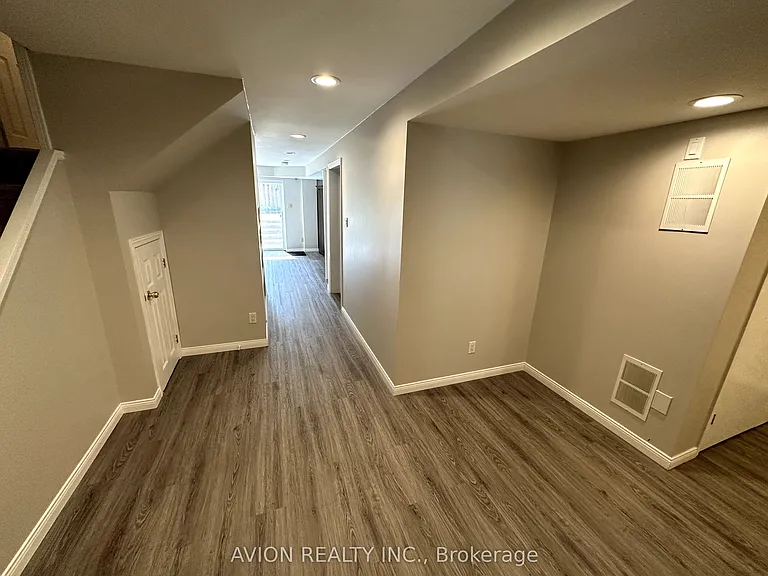 38 Rush Rd #BASEMENT — Photo 2