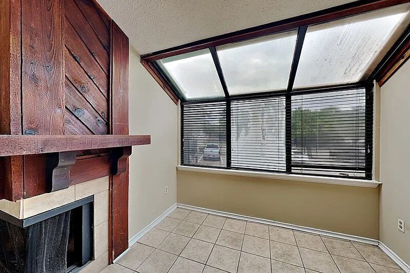 2 bed, 2.0 bath, 1064 sqft, $1,395 — Photo 2