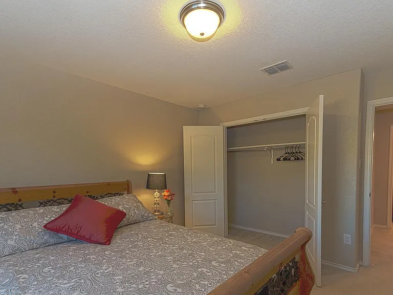7910 Emmeline Dr — Photo 14