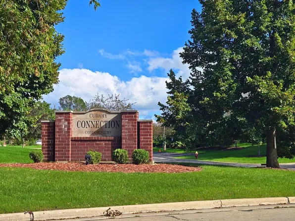 6000 S Buckhorn AVENUE #302, Cudahy, WI 53110