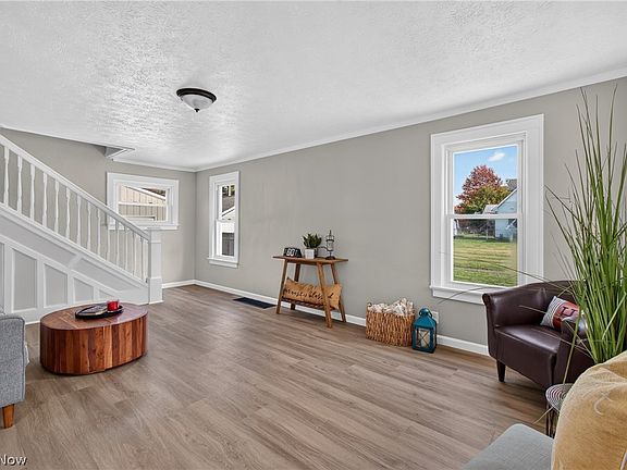 4th image of 355 2nd St SW
