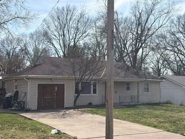 4305 E 113th St, Kansas City, MO 64137