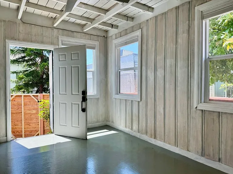 2927 S West View St #1 — Photo 31