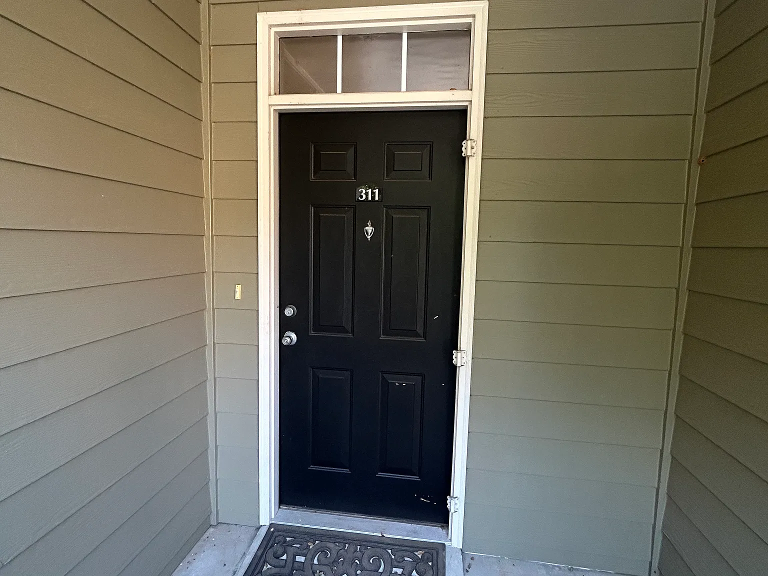 2 bed, 1232 sqft, $1,900 — Photo 2