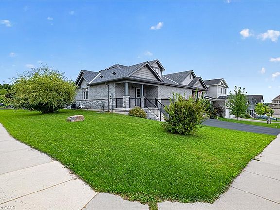3rd image of 11 Hackberry Ln