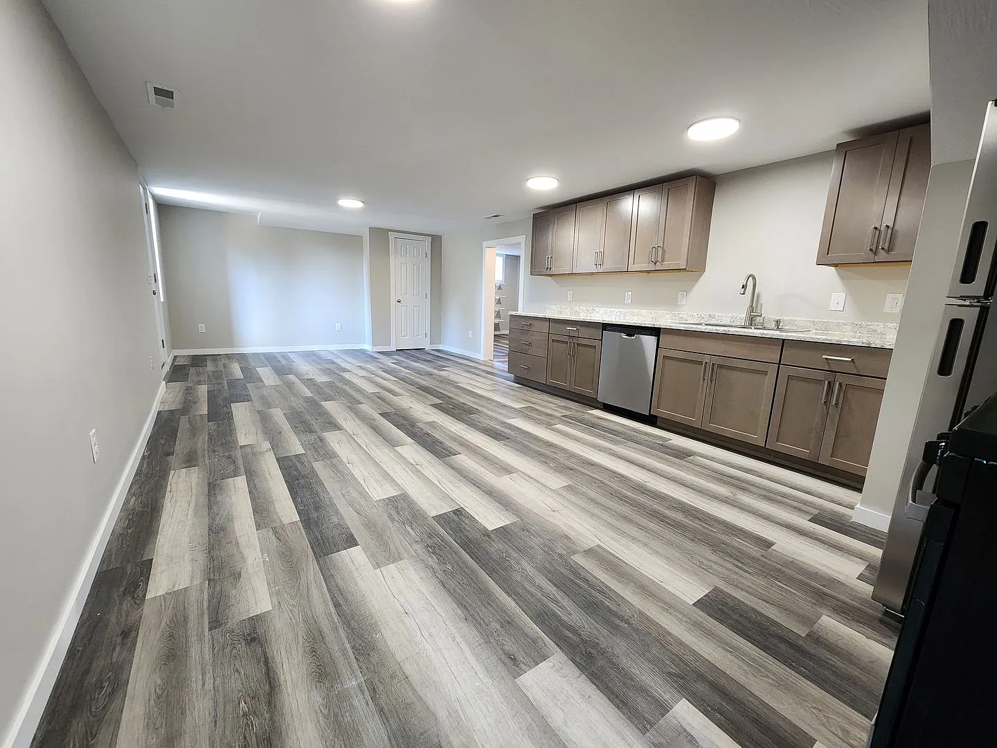 Utilities Included!! Spacious 2-Bedroom, 1-Bathroom Home Available Now!! — Photo 4