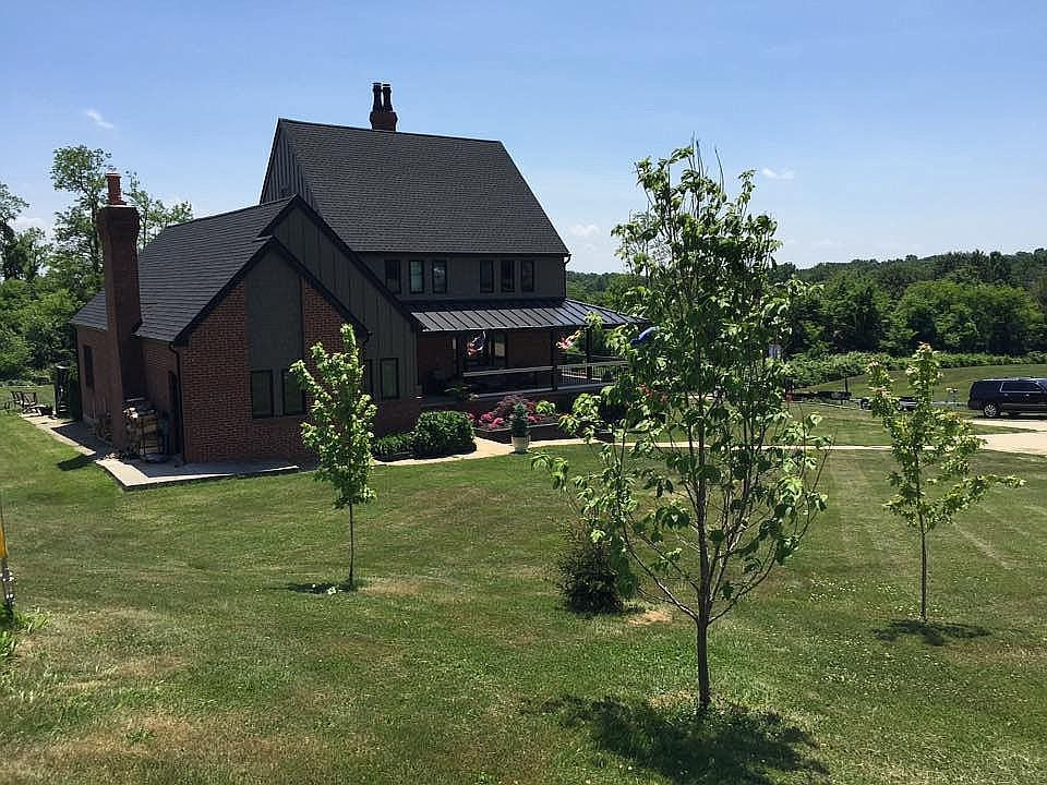 2nd image of 3200 Turkey Point Rd