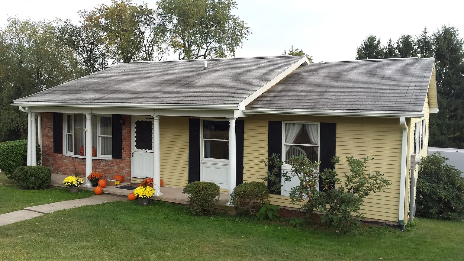 1120 Skyview Dr photo 1