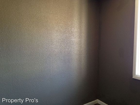 4th image of 2815 Merriam Ln APT 8