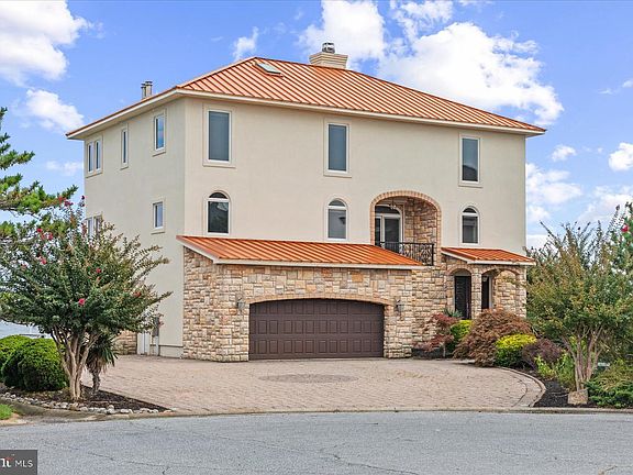 4th image of 36 Leigh Dr