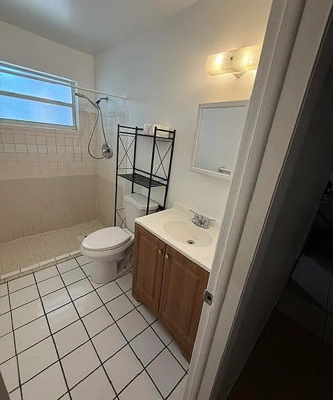 327 Silver Beach Rd #3 — Photo 6