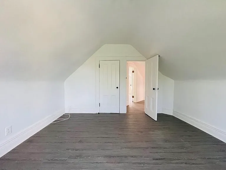 330 Van Duzer St #2 — Photo 11