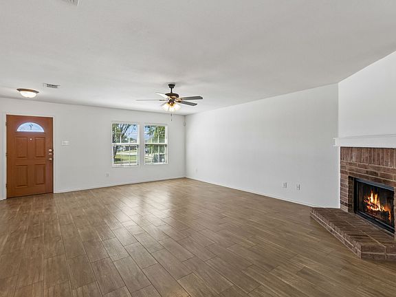 4th image of 1336 Connie St