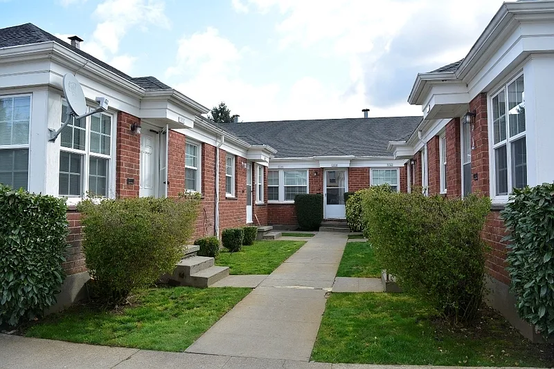 1 bed, 1.0 bath, 620 sqft, $1,295 — Photo 2