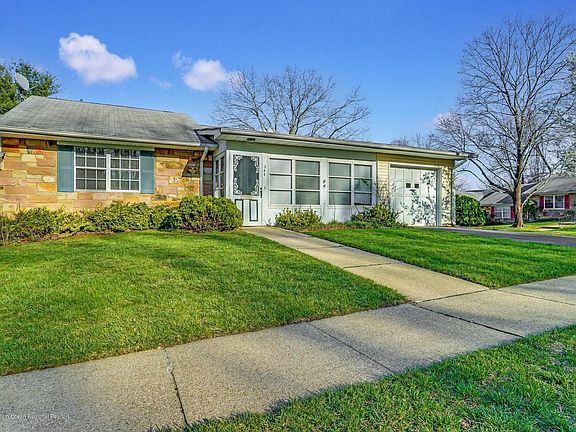 3rd image of 34B Poinsetta Ct