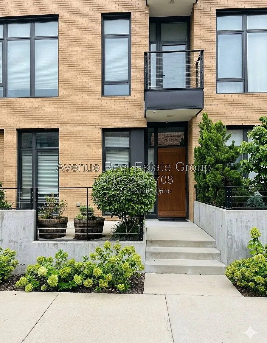4101 Laclede Ave — Photo 1