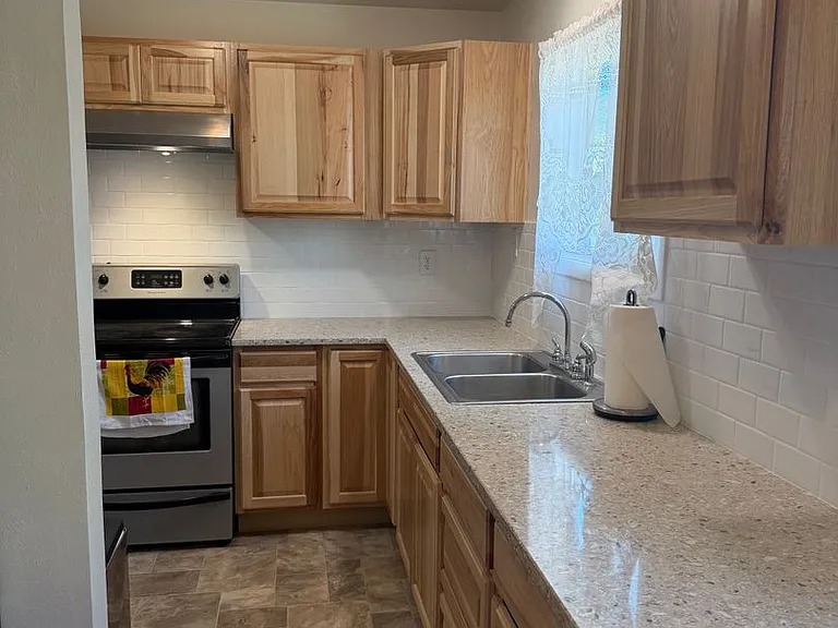 1280 L St — Photo 29