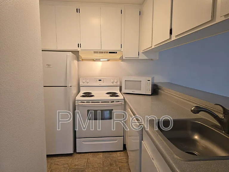 2750 Plumas St #303 — Photo 6