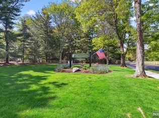 72 Fromm Ct, Mahwah, NJ 07430