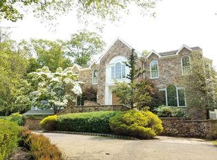 718 Horseshoe Trl, Franklin Lakes, NJ 07417