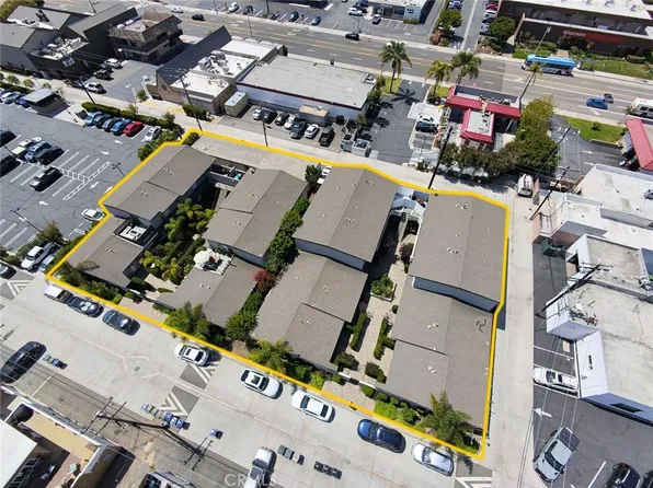 313 E 17th St, Costa Mesa, CA 92627