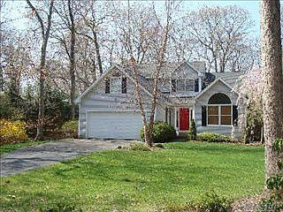 1st image of 840 The Cres