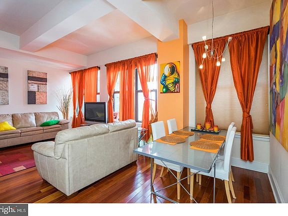 5th image of 1500 Chestnut St APT 18I