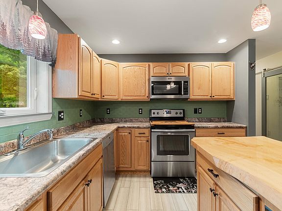 3rd image of 387 St. Albans Road