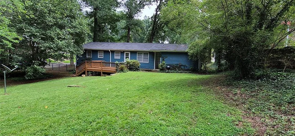 3 bed, 2.0 bath, 1085 sqft, $1,650 — Photo 3