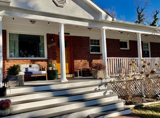 2739 Woodley Pl, Falls Church, VA 22046
