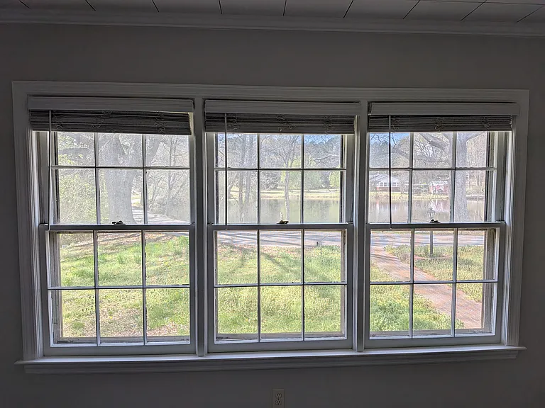 bdrm 1/office views of water