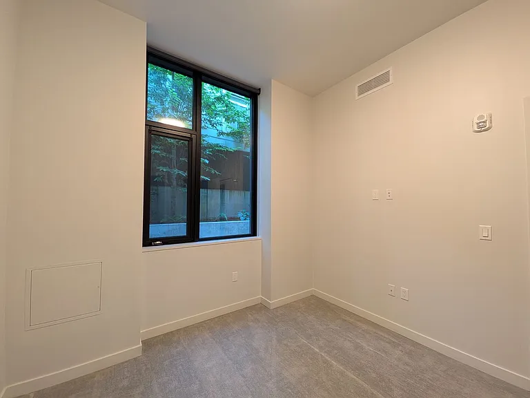 2871 SE Division St — Photo 25