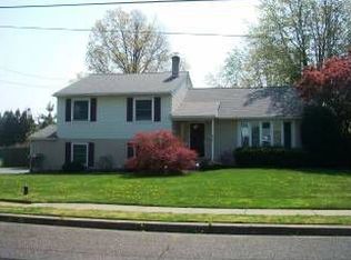 607 Knoll Dr, Lansdale, PA 19446