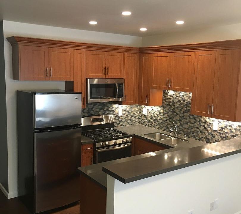 1st image of 234 W Juniper St