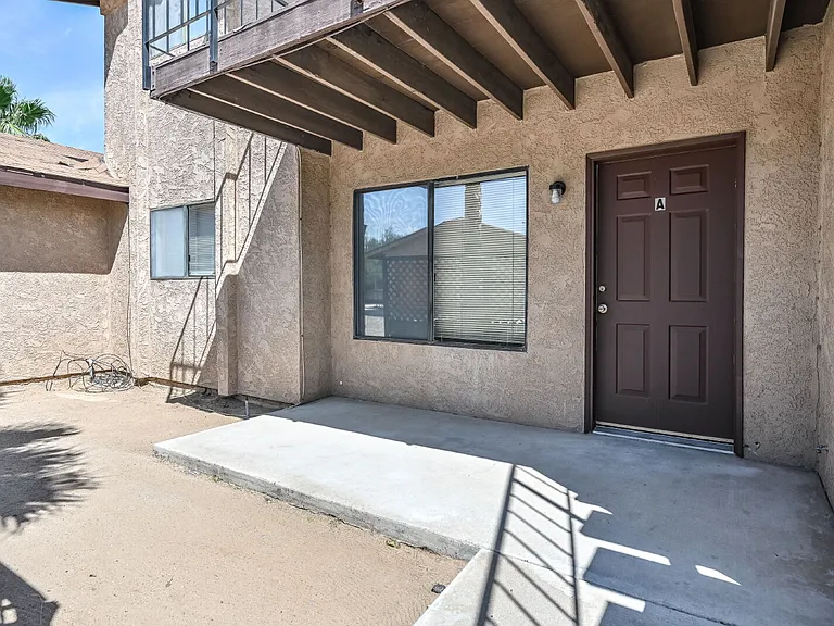1021 W Perdew Ave — Photo 9