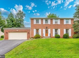 8813 Tuckerman Ln, Potomac, MD 20854