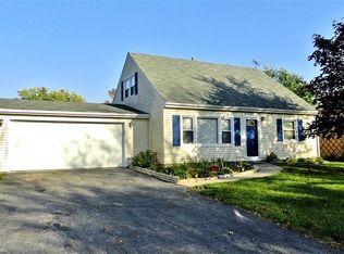 613 Old Forge Rd, Valparaiso, IN 46385