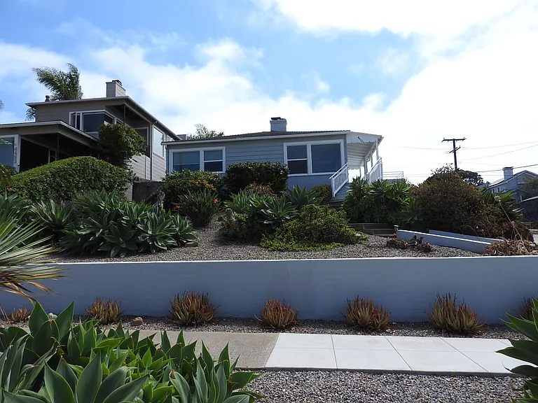 4493 Newport Ave — Photo 3
