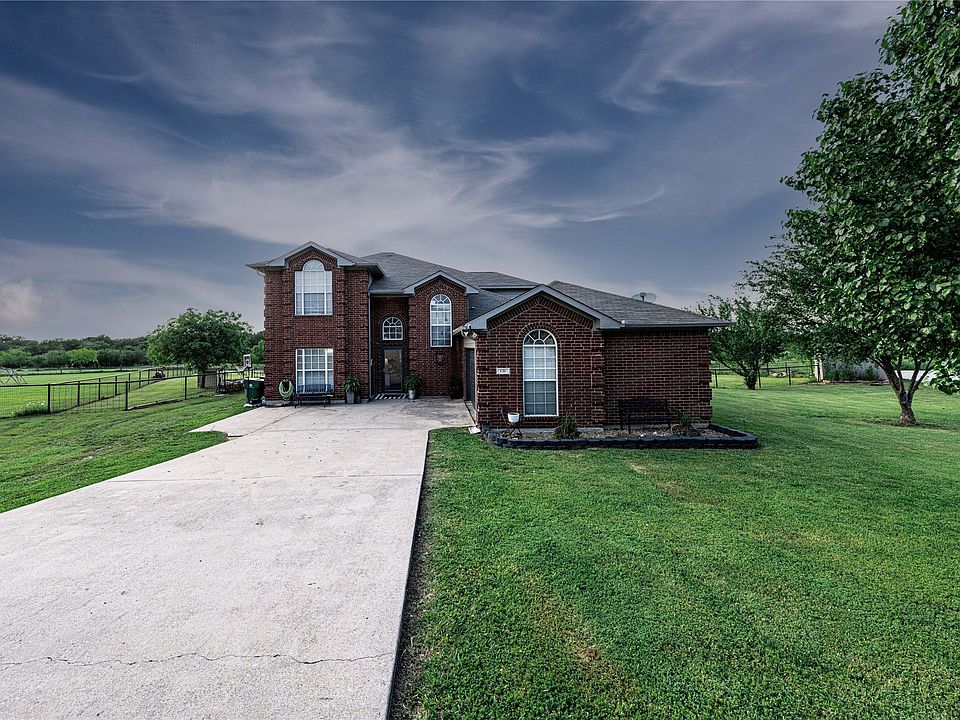 1st image of 136 Hillside Dr