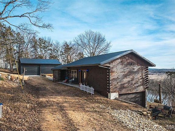 5th image of 2585 River Rd